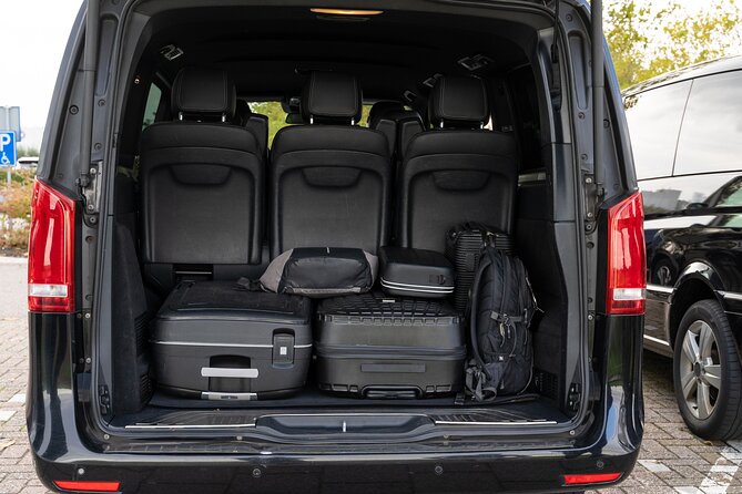 Private Taxi Airport Transfer to or from Schiphol Airport (AMS) - Luggage, car size, and what to check for your group