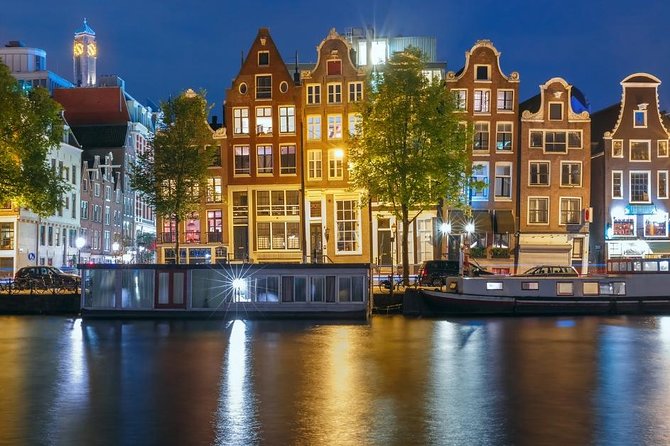 Private Tour Guide Amsterdam with a Local: Kickstart your Trip, Personalized - Dam Square and Red Light District, Tailored to Your Comfort