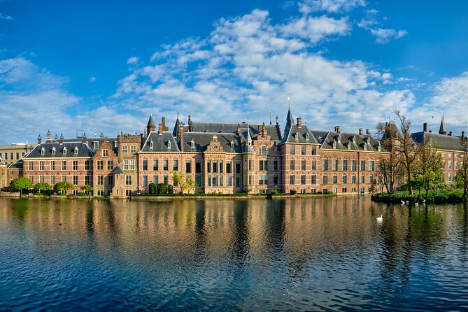 Private Tour in The Hague with a local with food tasting - Three hours in the Hague and Haarlem: a fast, guided taste