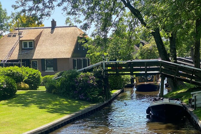 Private tour (max 3 per) to Giethoorn & Canal ride from Amsterdam - Boat Choice in Giethoorn: Captain-Led or Self-Drive Feel
