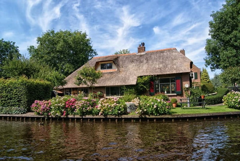 Private Tour of Giethoorn (Dutch Venice) & Batavia Land - Giethoorn: The Dutch Venice, With Real Choices for How You See It