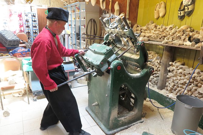 Private Tour of Simonehoeve Cheese Farm and Clog Factory - The wooden clog factory: cut wood, try-on fun, and the souvenir moment