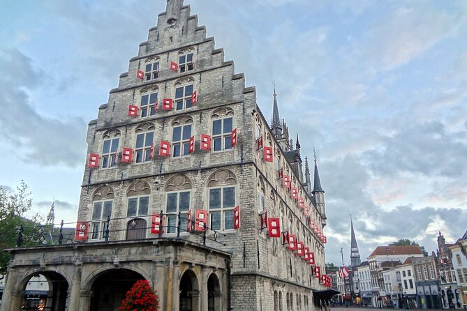 Private Tour to Kinderdijk and Delft / Leiden / Hague / Gouda - Your second stop in South Holland: pick the city that matches your day