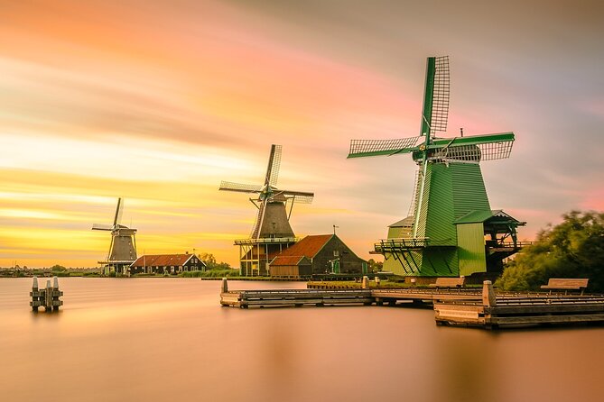 Private Tour to the Windmills, Cheese and Clogs and Volendam from Amsterdam - Zaanse Schans: windmills and the kind of Dutch craft you can see close up