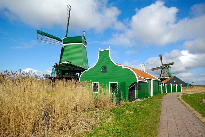 Private Tour Zaanse Schans Windmills and Volendam in Jaguar - Zaanse Schans in 3 hours: windmills plus crafts, not just views
