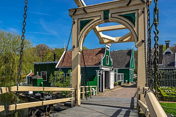 Private Tour Zaanse Schans Windmills and Volendam in Jaguar - Who should book this private Jaguar day trip