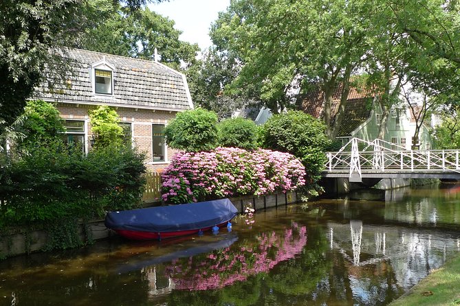 Private Tour Zaanse Schans Windmills and Volendam in Jaguar - Should you book Best Holland Tours for Zaanse Schans and Volendam?