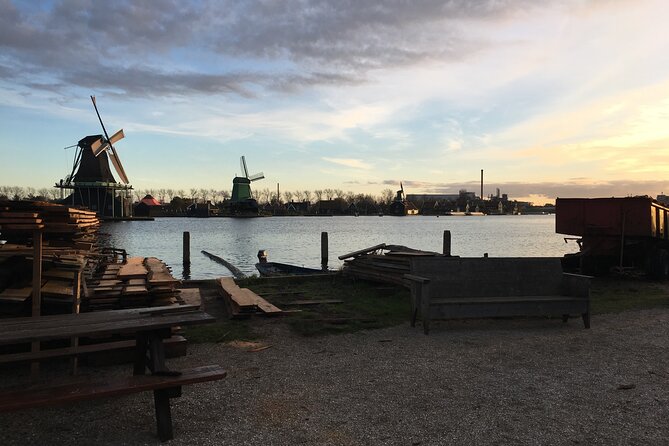 Private transfer between Rotterdam - Amsterdam (incl. Schiphol airport) - Finding Your Driver at Schiphol, Arrival Hall and Burger King Details
