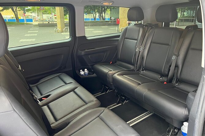 Private Transfer from Amsterdam Schiphol Airport to Amsterdam - Door-to-door comfort that fits families and layovers