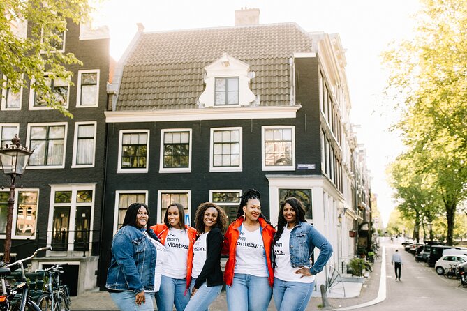 Private Vacation Photography Session with Local Photographer in Amsterdam - Who should book this private session in Amsterdam?