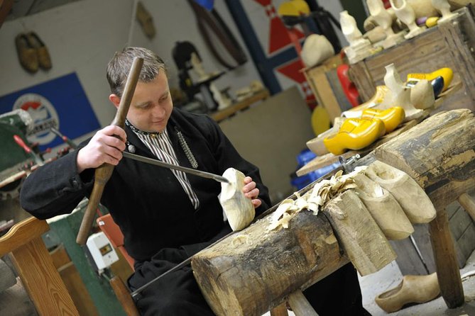 Private Workshop for Wooden Shoe Making in Simonehoeve - Cheese farm tour: tastings that feel like part of the lesson