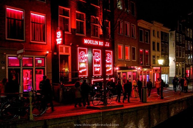 Red Light District Primetime Private Tour for 18+ Only - Meeting at Barbizon Palace and what “private” means on the street