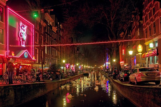 Red Light District tour with canal cruise - What you actually do on the De Wallen walk