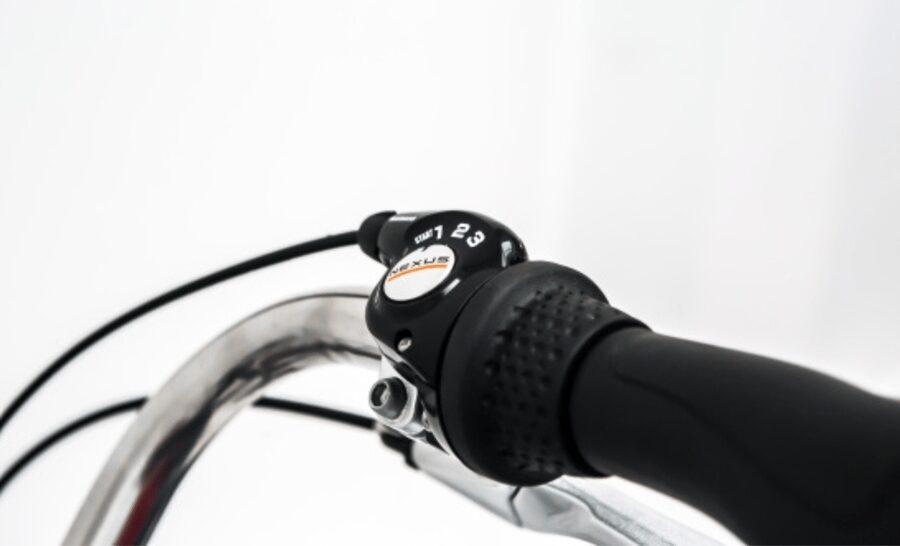 Rent a bike in Amsterdam | 1, 2, 3+ hours - Safety on Narrow Streets: Lights, Bell, and Brake Practice
