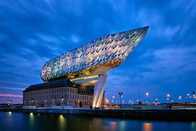 Schiphol Airport Private Transfer to Antwerp - How the pickup works with flight monitoring and VIP meet-and-greet