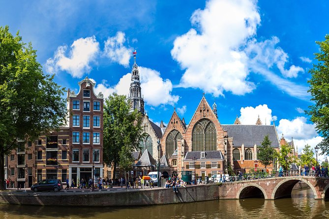 Secrets of Amsterdam Walking Tour plus Dutch Sweets Tasting - Munt Tower (Munttoren): a quick stop with big city clues