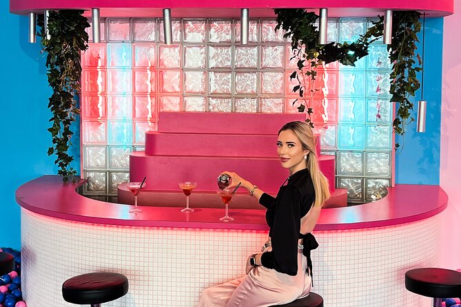 Skip the Line: Youseum Amsterdam Ticket - Why Youseum Amsterdam Feels Like a Photo Studio