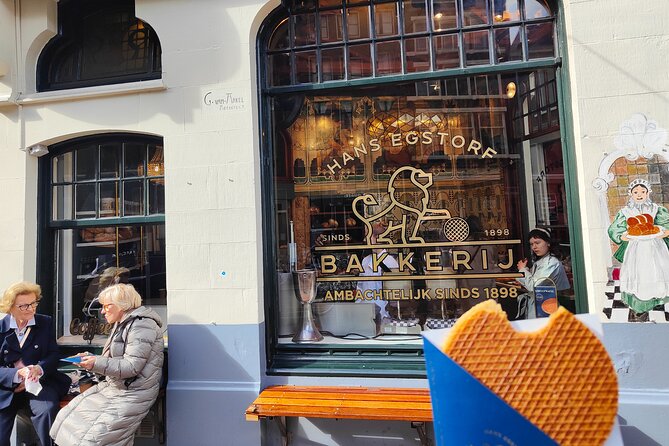 Skipping Lines & Sipping Beers: A History Tour of Amsterdam - Hans Egstorf: Amsterdam’s oldest bakery stop
