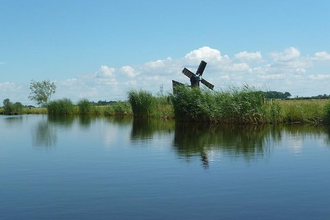 Small-Group Guided Sunset Canoe Tour in Waterland with Dinner - The canoe part: how Waterland’s wetlands make sense in motion