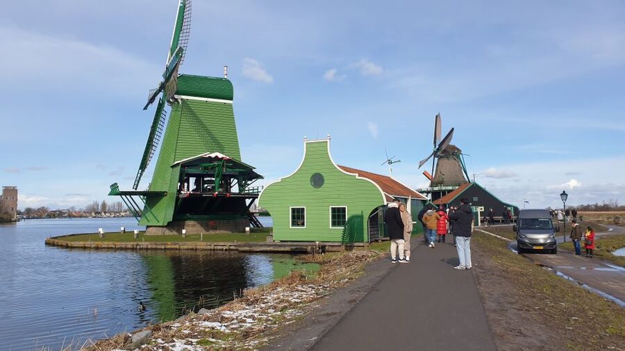 Small Group Zaanse Schans & Volendam Tour w/ Hotel Pick up - Key highlights I’d prioritize