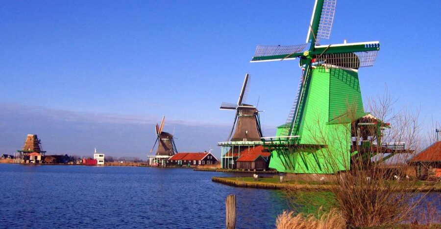 Small Group Zaanse Schans & Volendam Tour w/ Hotel Pick up - North Holland basics: why Zaanse Schans and Volendam click