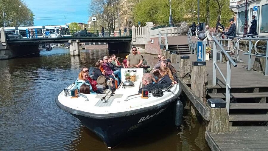 Smoke & Boat Amsterdam - The Official 420 Canal Cruise - Captain Dennis and Denis, plus Ken: the stories are the product