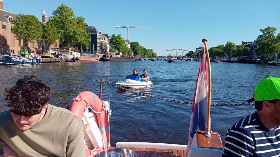 Smoke & Boat Amsterdam - The Official 420 Canal Cruise - Comfort rules that help you have a good time