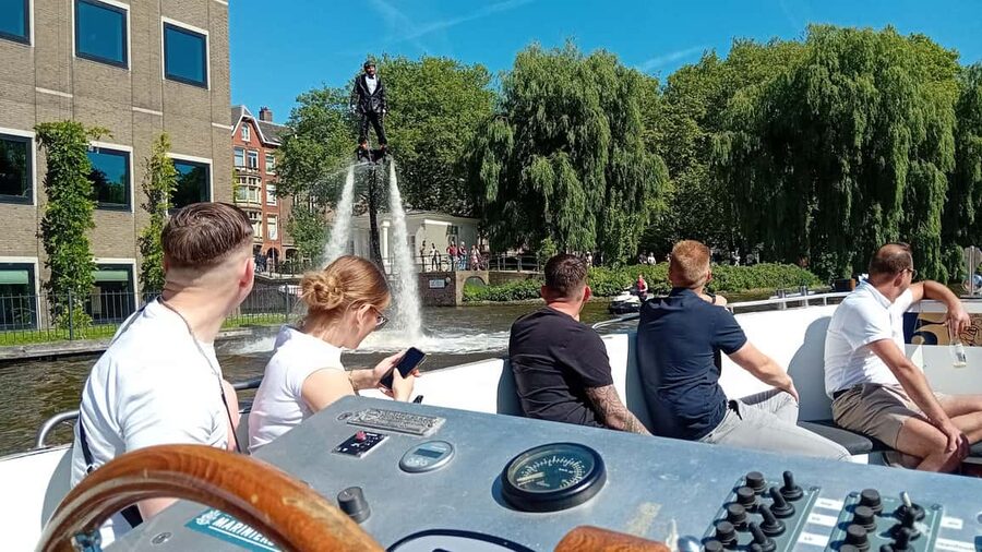 Smoke & Boat Amsterdam - The Official 420 Canal Cruise - Who should book this 420-friendly canal cruise?