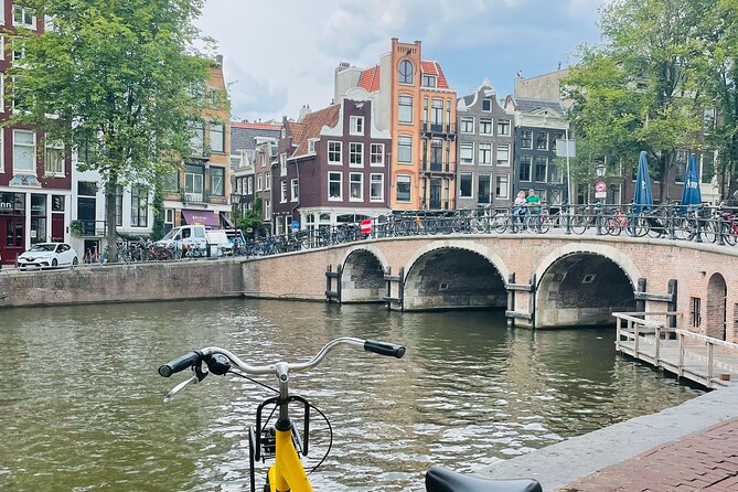 The Original Bike Tour of Amsterdam Highlights and Hidden Streets - Bicycles, Comfort, and What to Bring (So You Don’t Cut Your Ride Short)