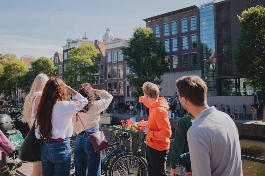 Top 10 Tastings of Amsterdam: Guided Walking Food Tour - Drinks included: a treat, but also a pacing tool