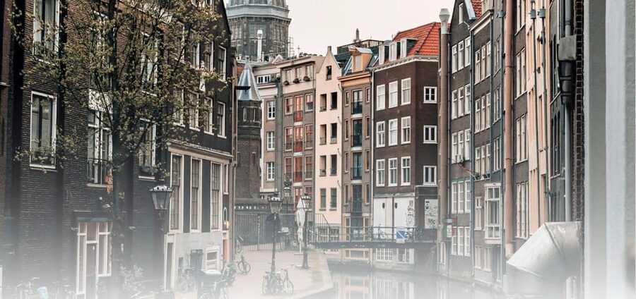 Tour of the historical center of Amsterdam in Italian - Meeting at Amsterdam Centraal, and how to start smoothly