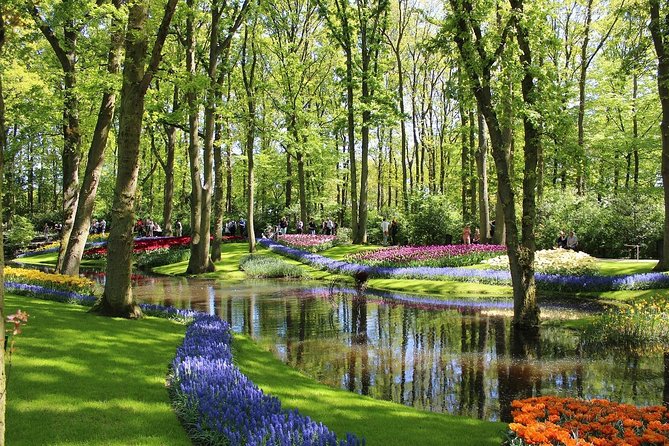 Tour to Giethoorn and Keukenhof Tulip Fields from Amsterdam - The drivers and hosts: why the human factor matters