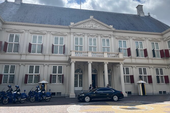 Visit the Girl with the Pearl Earring, The Hague & Delft City - Price and logistics: is about $356 per person worth it?