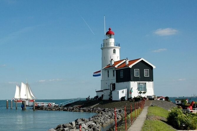 Volendam: E-bike rental with suggested countryside- and fisherman village route - The bigger day trip to Marken, plus the 30-minute boat back with your e-bike