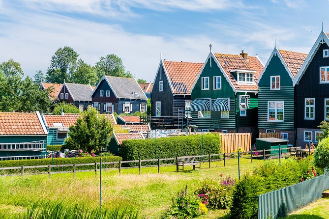 Volendam Marken Express Boat Cruise - Arriving in Marken: Walk, Snack, Shop, and Pick a Nice Pace
