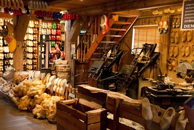 Windmills-Volendam-Giethoorn Private Tour in Jaguar - Key highlights you should know before you go