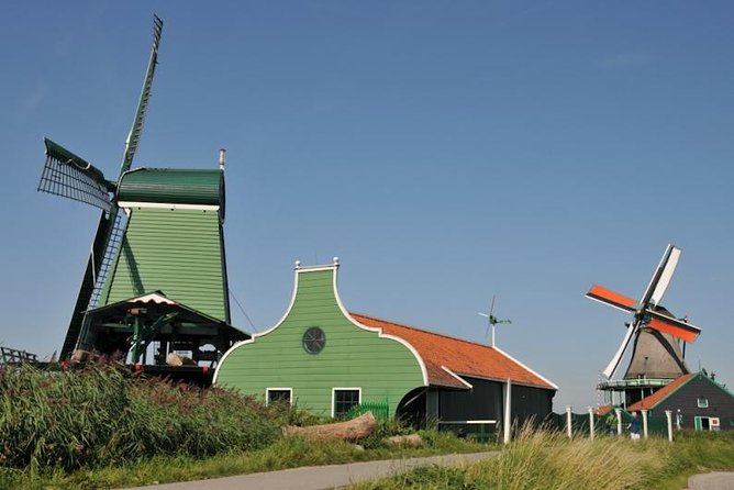 Windmills-Volendam-Giethoorn Private Tour in Jaguar - Jaguar comfort and a smart, private route