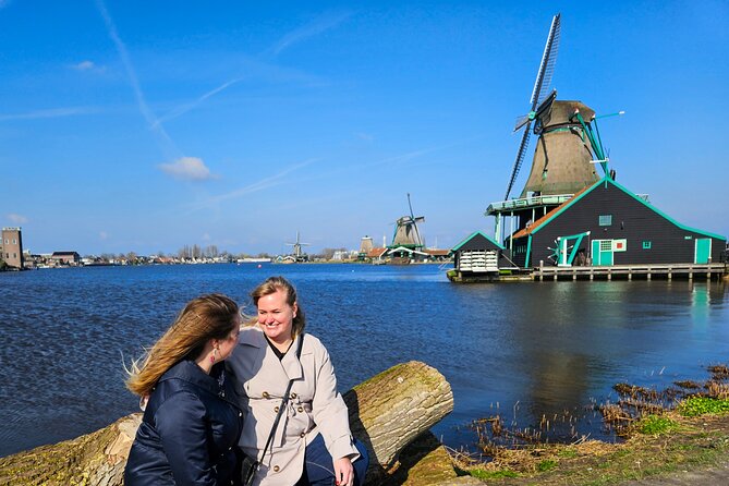 Zaanse Schans and Cheese Tasting Guided Tour from Amsterdam - Windmills and tasting in a tight 3.5-hour plan