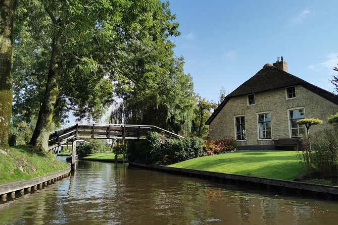 Zaanse Schans and Giethoorn Small-Group Tour with Hotel Pick-Up - Free Time at Zaanse Schans: Make It Work for Photos and Shopping