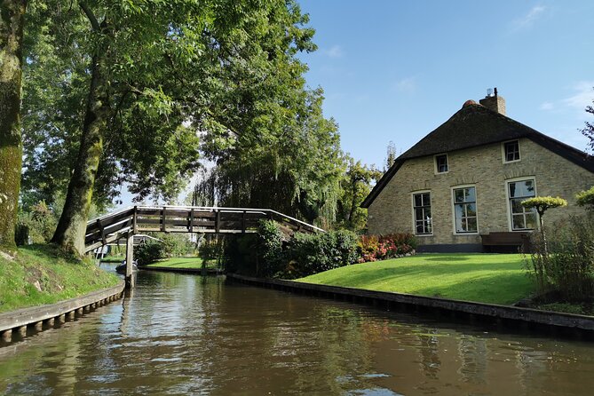Zaanse Schans and Giethoorn Unique Day Trip with Boat Cruise - Bovenwijde: a second open-boat cruise without big-boat sharing