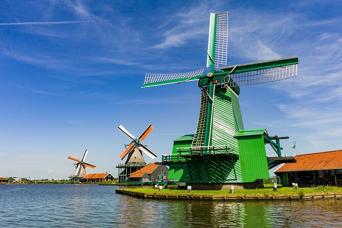 Zaanse Schans private tour Windmills 1/2 day in Jaguar S Type - Why Zaanse Schans Works So Well for Photos