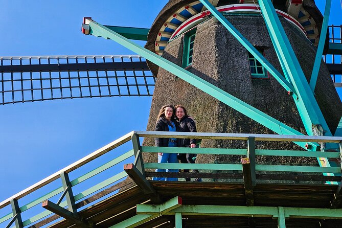 Zaanse Schans Windmills, Cheese and Volendam Tour from Amsterdam - Zaanse Schans Windmills: Wooden Houses, Craft Demos, and Room to Roam
