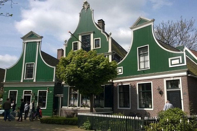 Zaanse Schans Windmills, Clogs and Dutch Cheese Small-Group Tour from Amsterdam - Catharina Hoeve Cheese Farm: presentation plus tasting time (15 minutes)